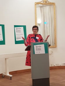 Annette Leßmöllmann bei Tagung "Literatur, Sprache, Medien"